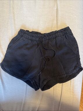 AE XS Women's low-waist short in ash color